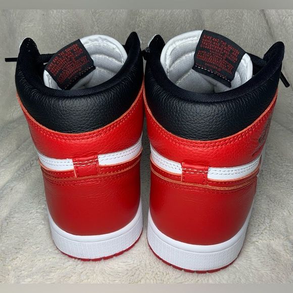 Air Jordan 1 Retro High OG Sz 9 main image 10